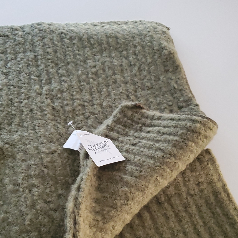 NWT Cedarwood Threads In Muted Green Scarf / Shoulder Wrap